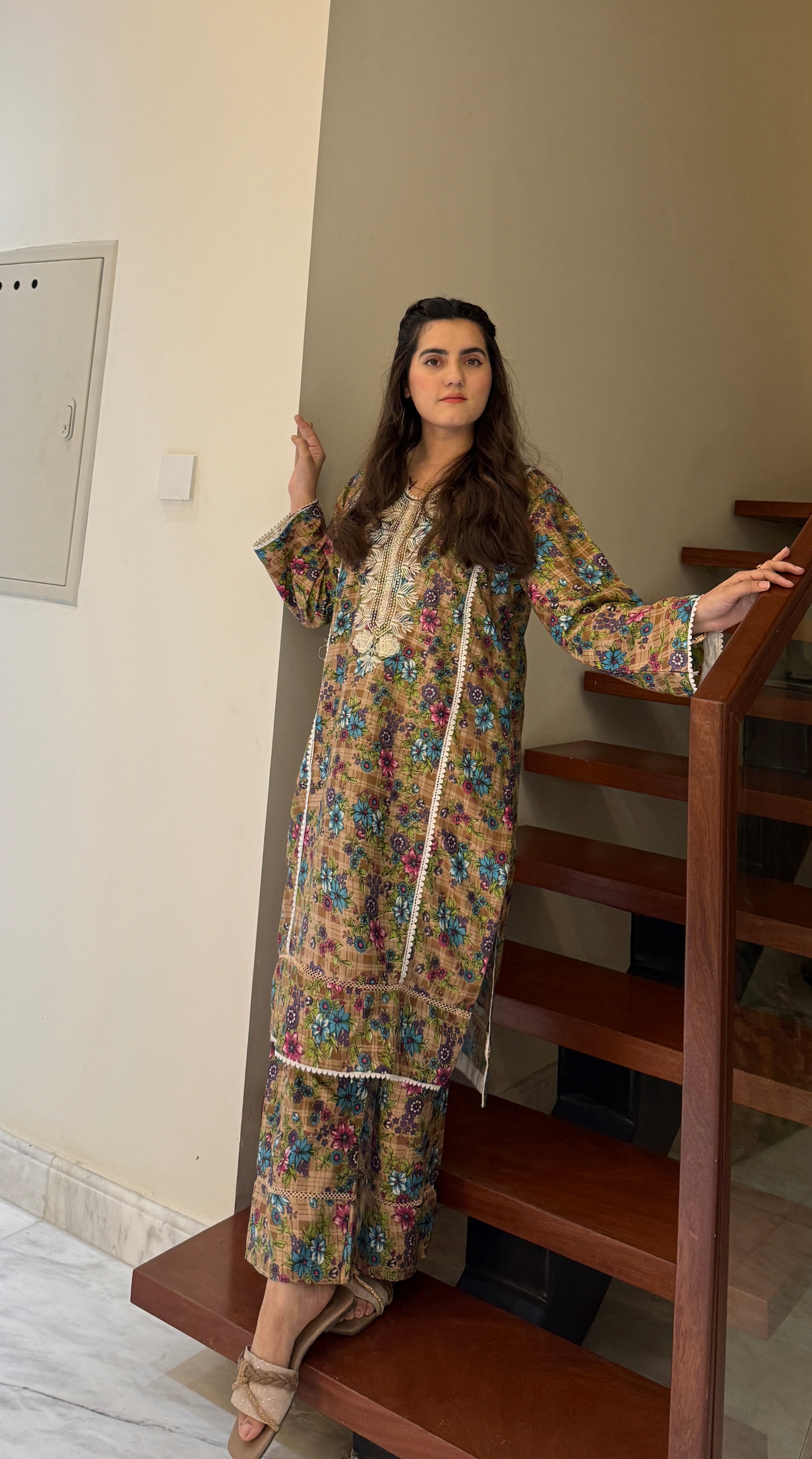 Amber Aura Dhank 2pc Ready To Wear